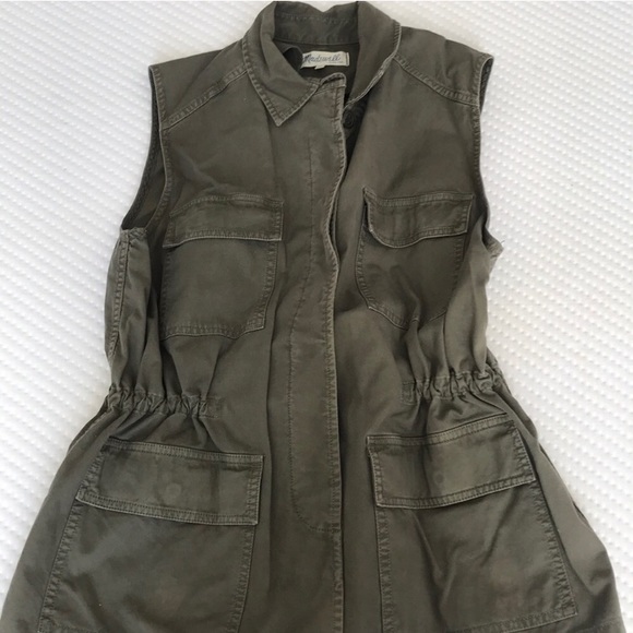 Madwell Utility Vest - Picture 2 of 3